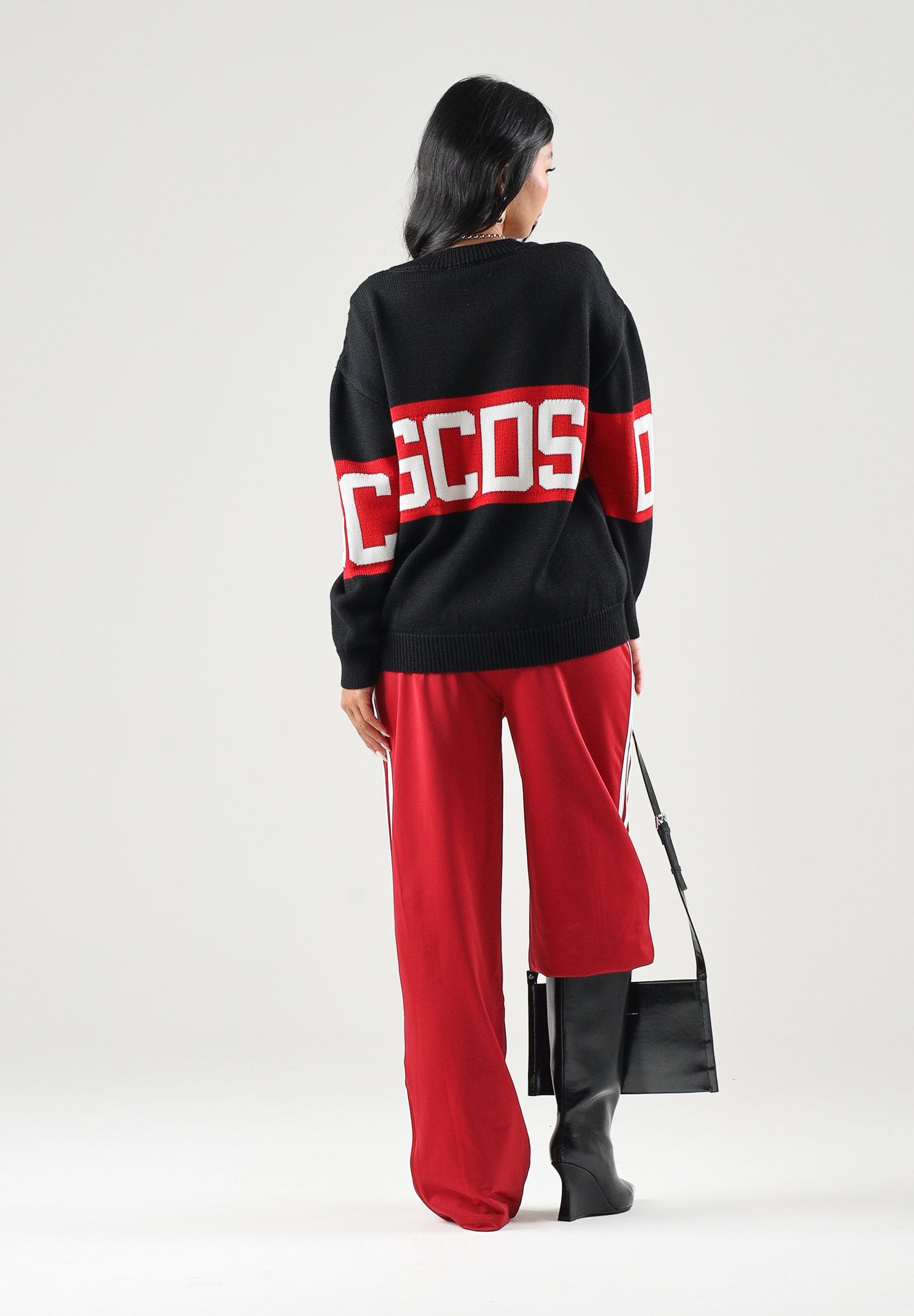 GCDS Maglia girocollo nera e rossa per donna, ragazzi e bambini con logo frontale Z0UJQF621K347 999R GCDS 