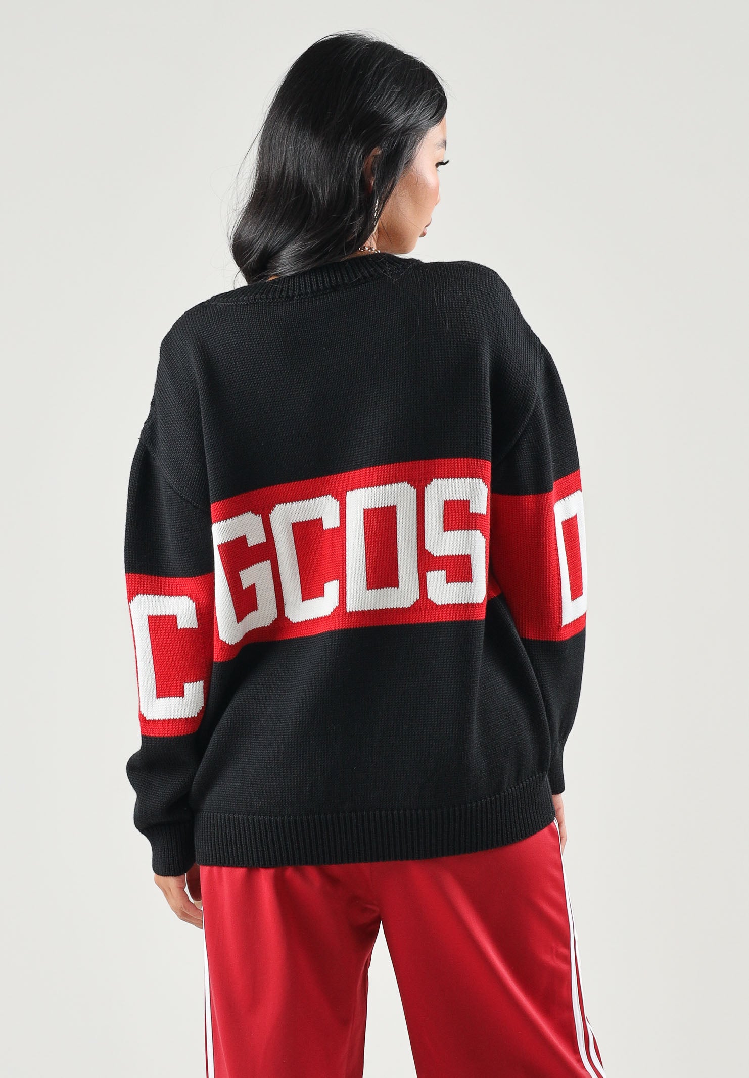 GCDS Maglia girocollo nera e rossa per donna, ragazzi e bambini con logo frontale Z0UJQF621K347 999R GCDS 