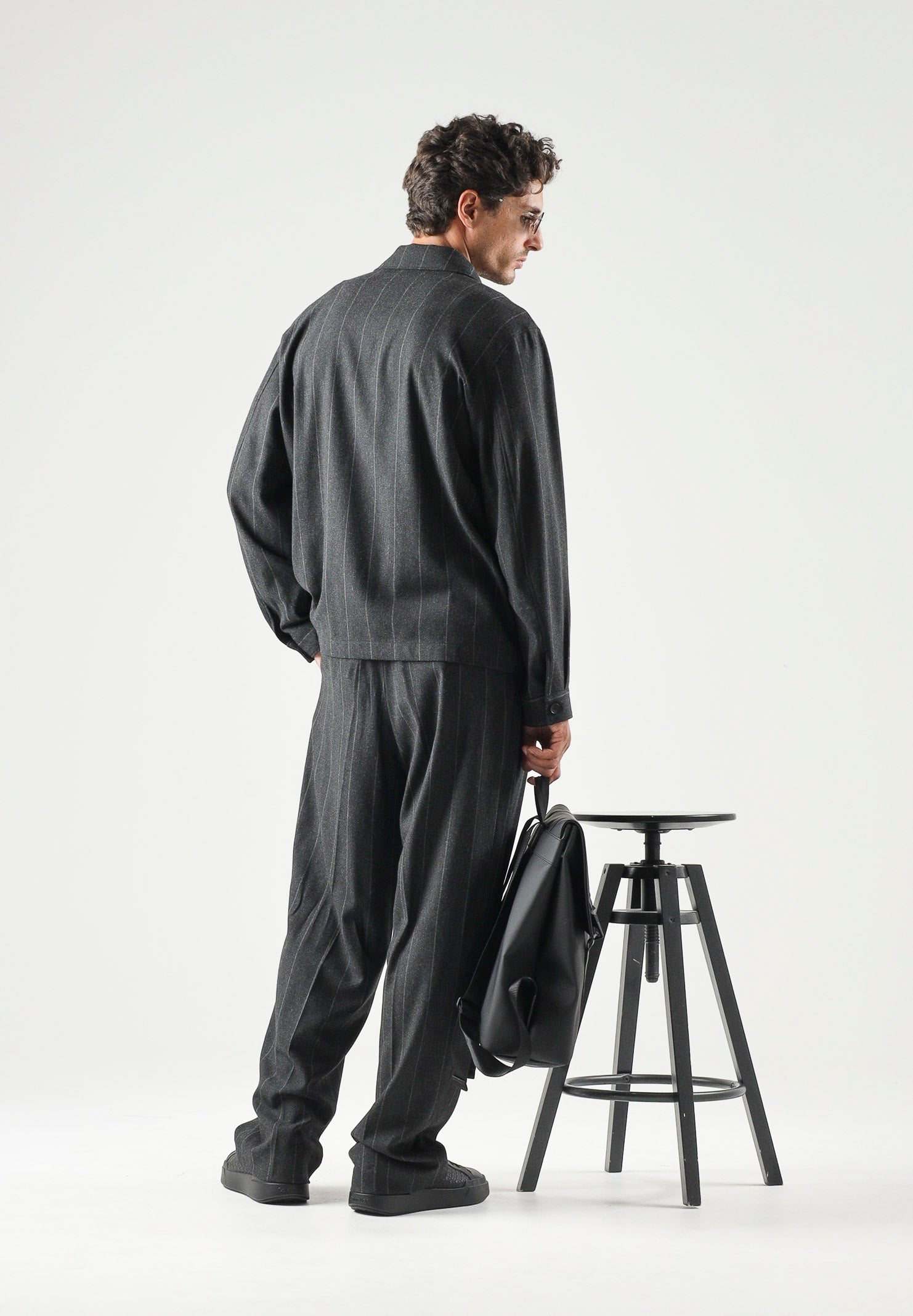 I'M BRIAN Camicia GESSATA grigio scuro da uomo con motivo a righe verticali tono su tono. CA3828 GR I'M BRIAN 