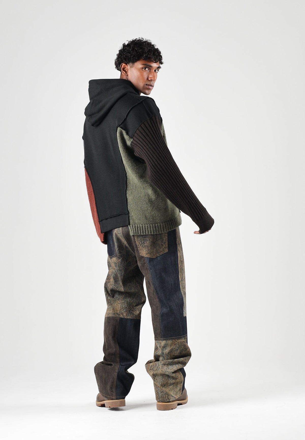 I'M BRIAN Felpa con cappuccio nera da uomo con coulisse regolabile. F3921 0028 I'M BRIAN 