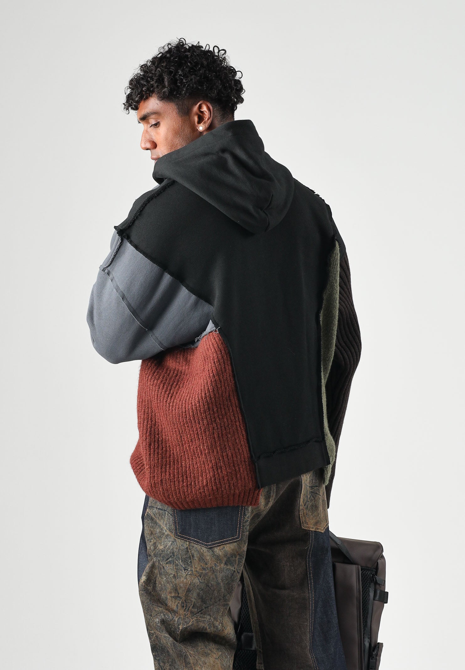 I'M BRIAN Felpa con cappuccio nera da uomo con coulisse regolabile. F3921 0028 I'M BRIAN 