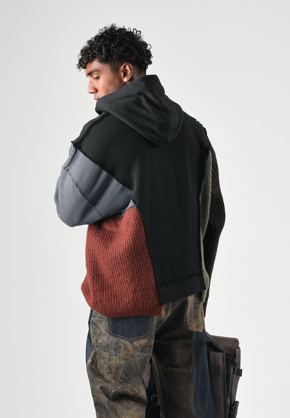 I'M BRIAN Felpa con cappuccio nera da uomo con coulisse regolabile. F3921 0028 I'M BRIAN 