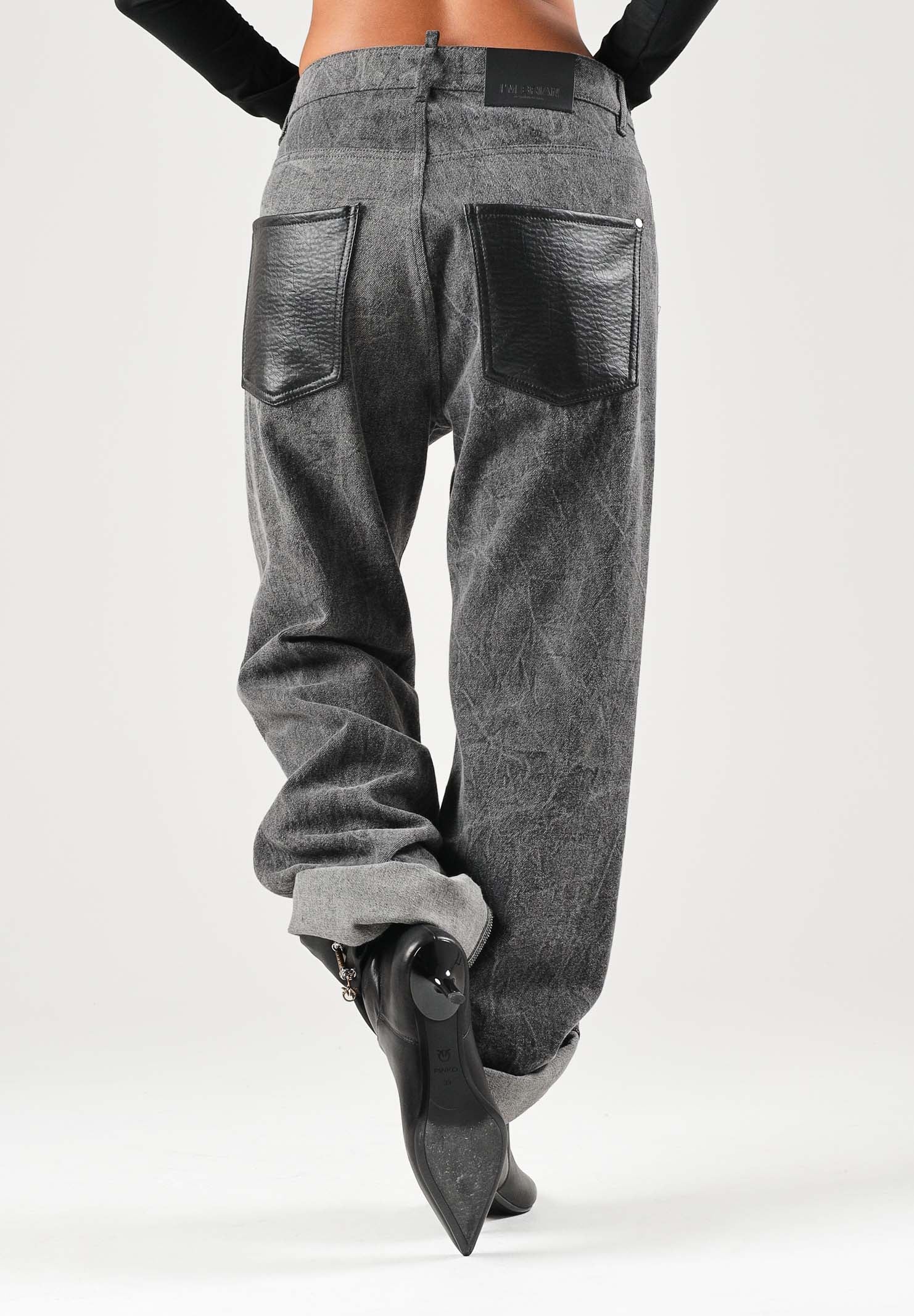 I'M BRIAN Jeans nero per uomo con lavaggio scuro slavato, taglio flared a zampa e dettagli sartoriali FLARE1926 LAV1926 I'M BRIAN 
