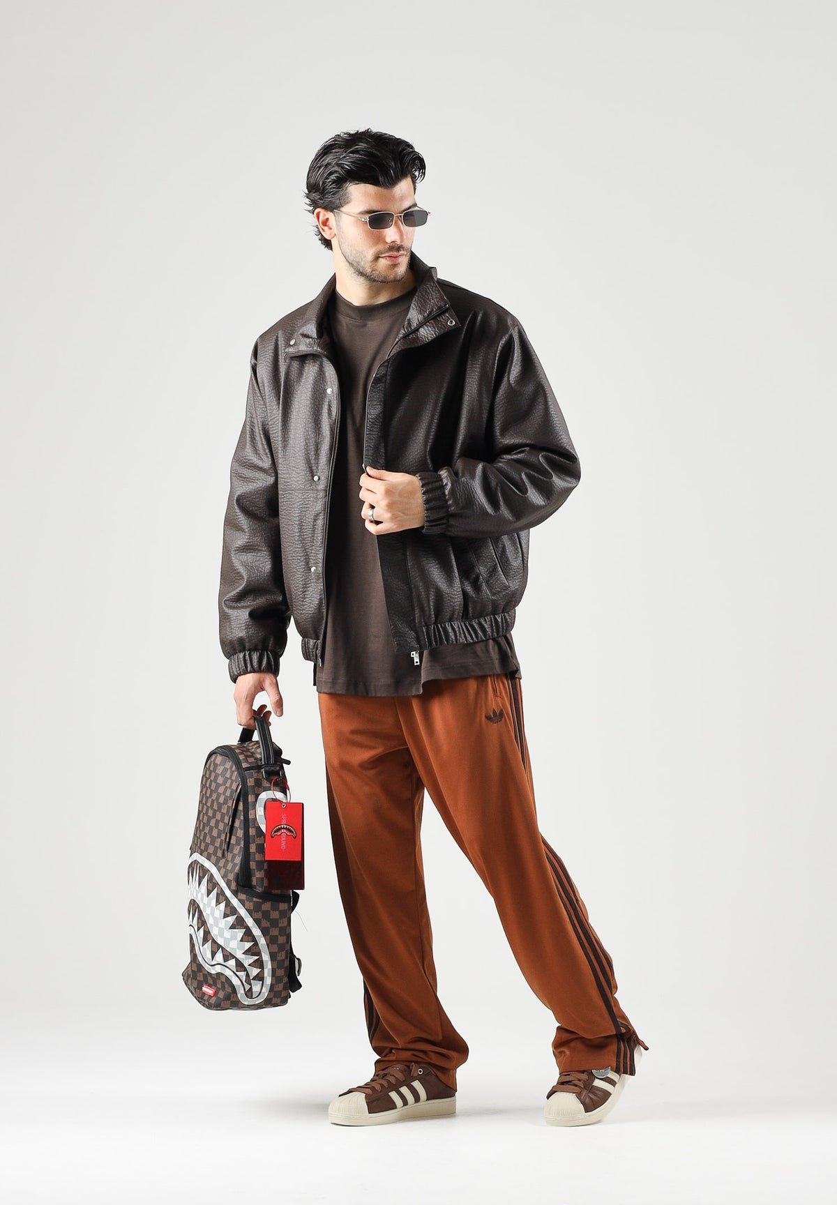 I'M BRIAN Giubbotto in eco-pelle moro/ marrone per uomo con collo alto e linee pulite d'ispirazione urban. GIU3878 020 I'M BRIAN 