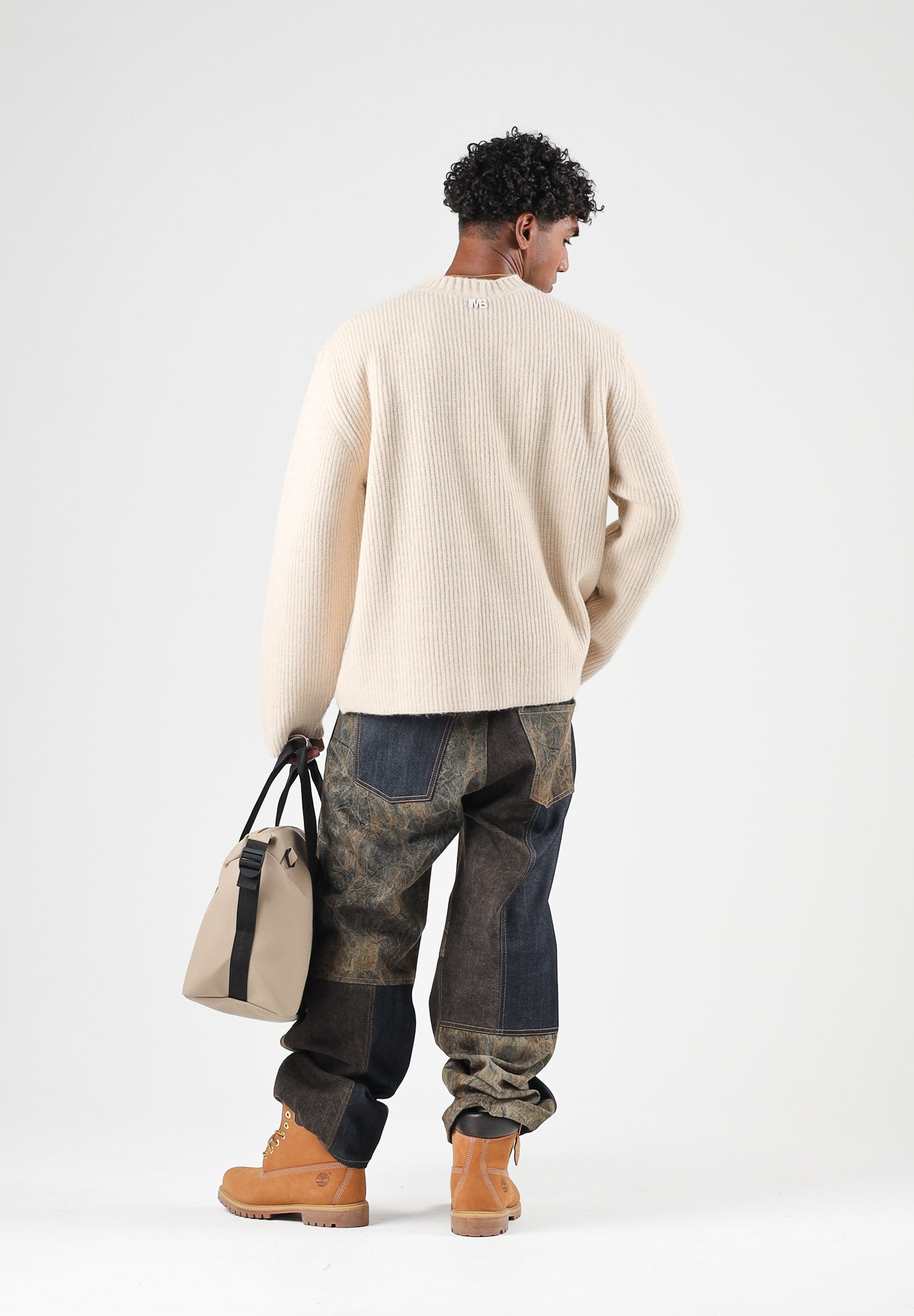 I'M BRIAN Maglione girocollo beige per uomo con  lavorazione a maglia morbida e tinta unita versatile. MA3800 0025 I'M BRIAN 