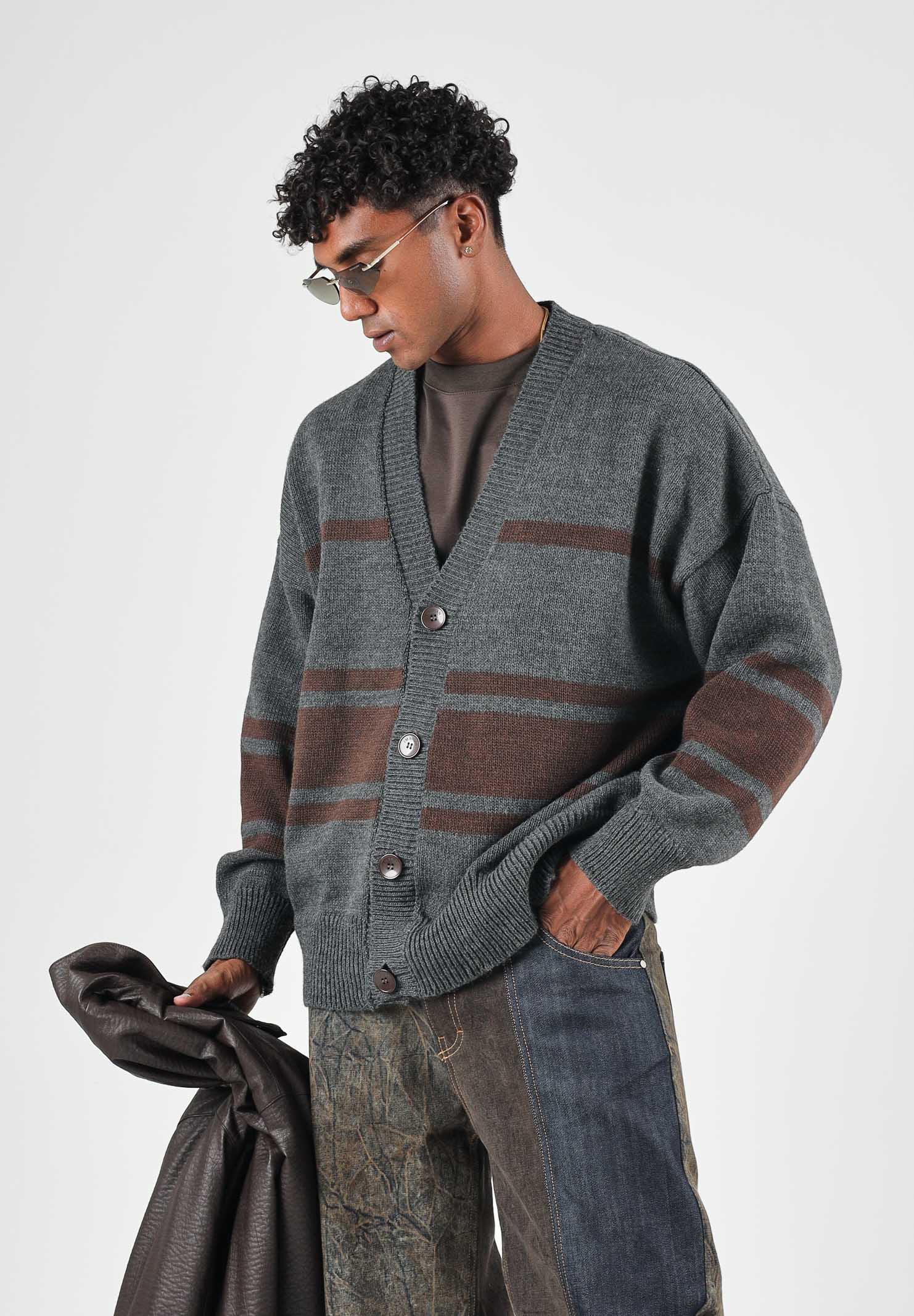 I'M BRIAN Cardigan corto grigio per uomo e donna con scollo a V, chiusura frontale con bottoni e fantasia MA3808 GR I'M BRIAN 
