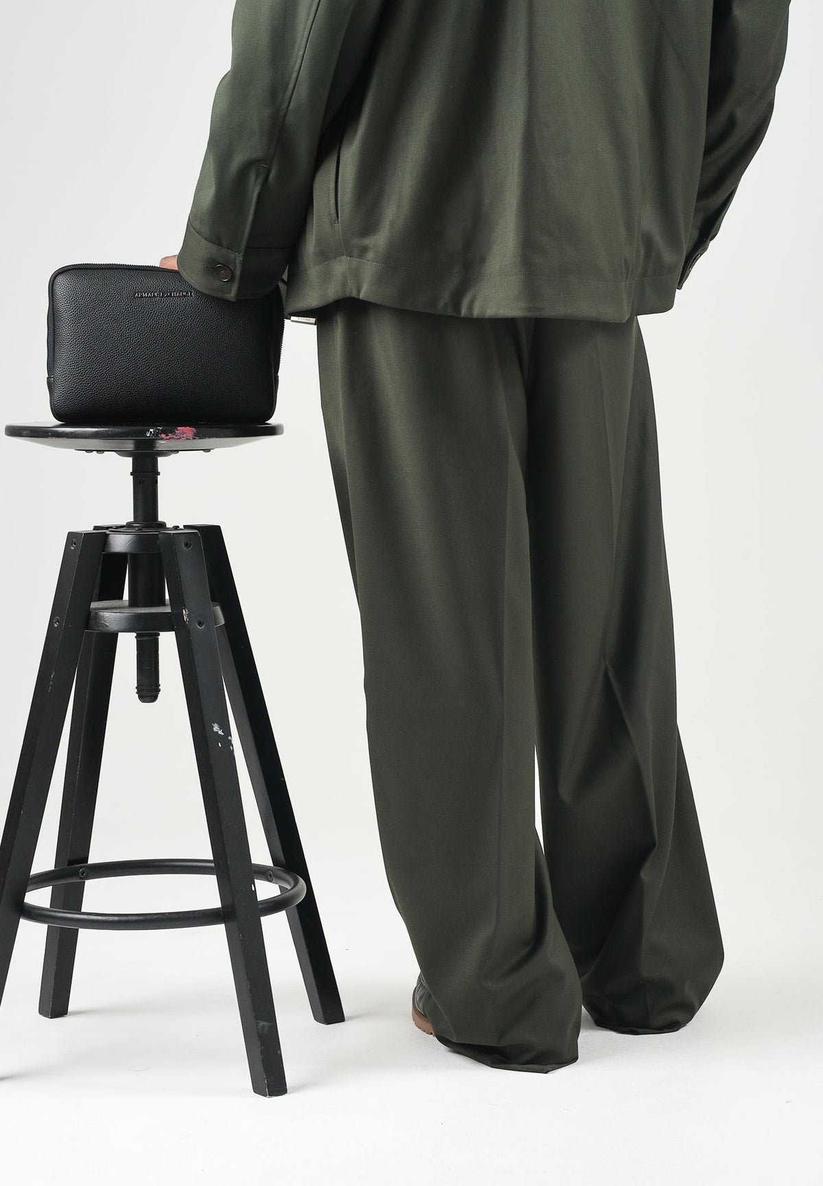 I'M BRIAN Pantaloni con pinces e coulisse verde militare scuro da uomo PA3891 013 I'M BRIAN 
