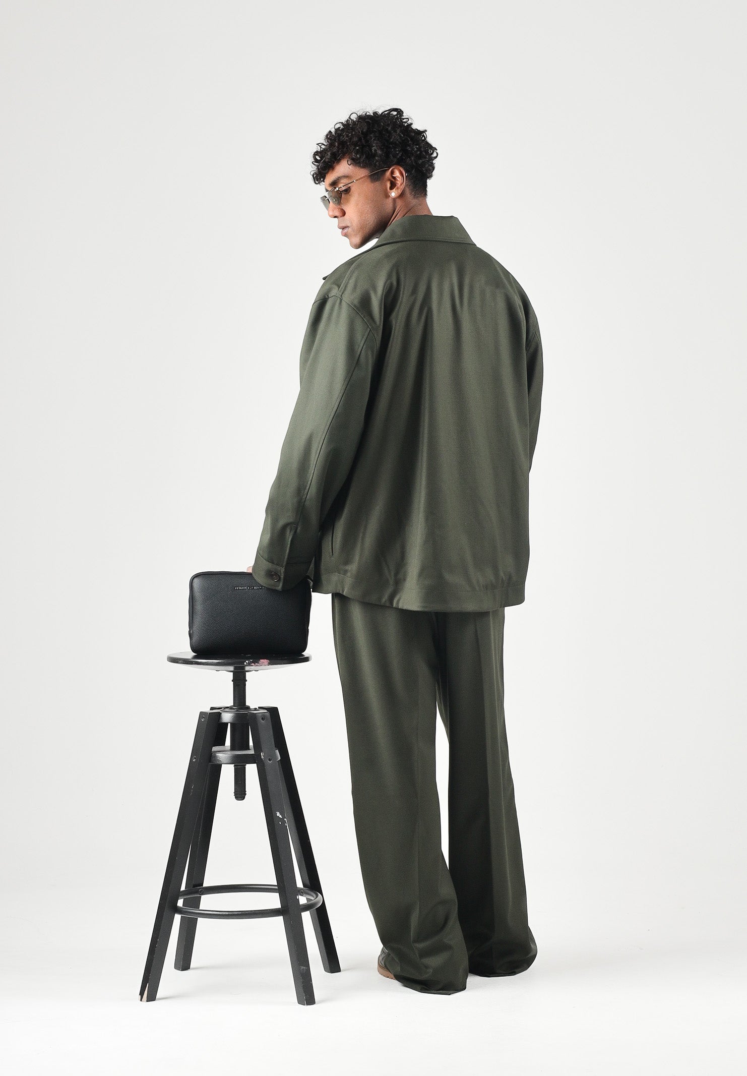 I'M BRIAN Pantaloni con pinces e coulisse verde militare scuro da uomo PA3891 013 I'M BRIAN 