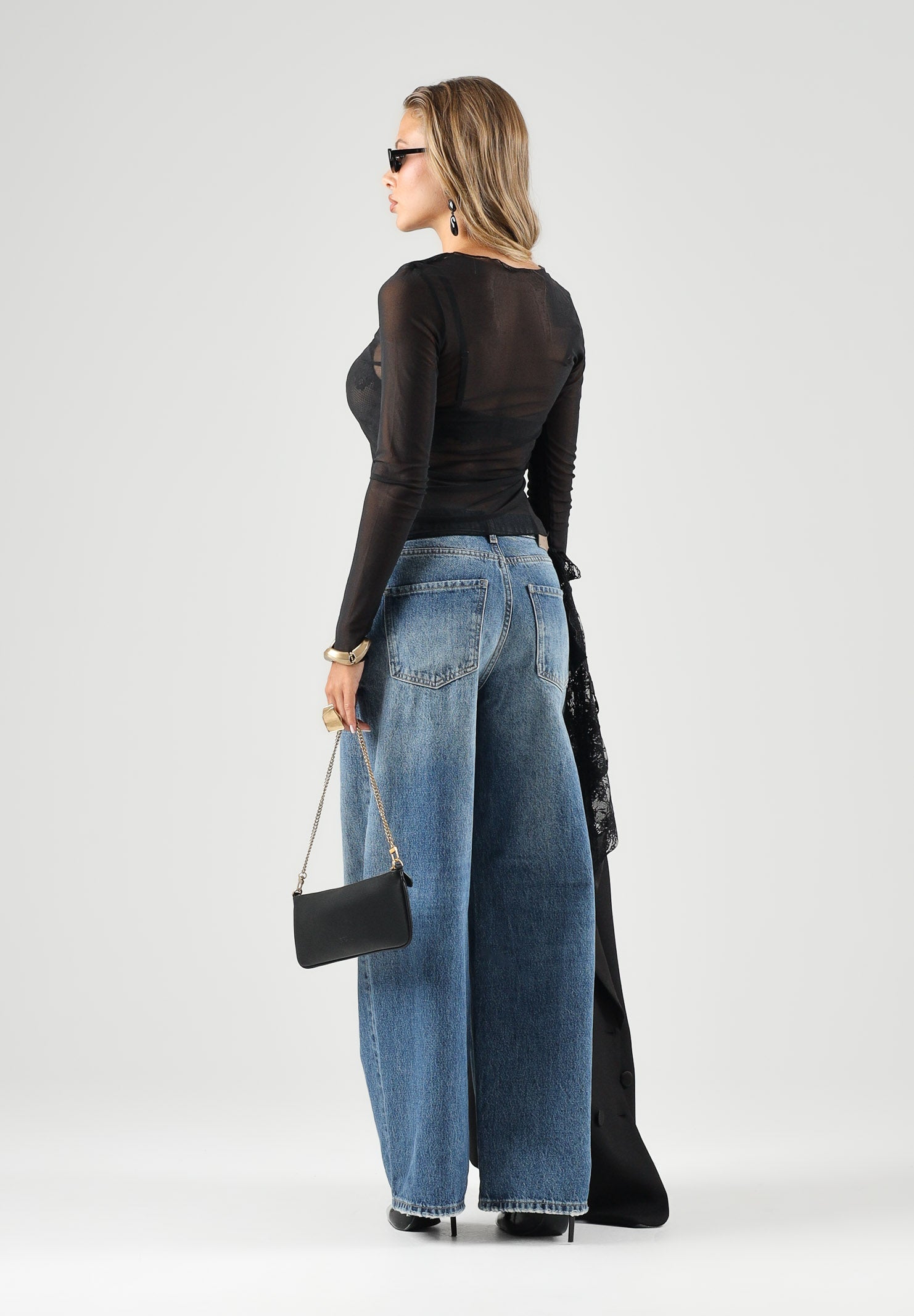 JDY Top trasparente nero per donna con scollo rotondo e tessuto in tulle leggero. 15356004 BL JDY 