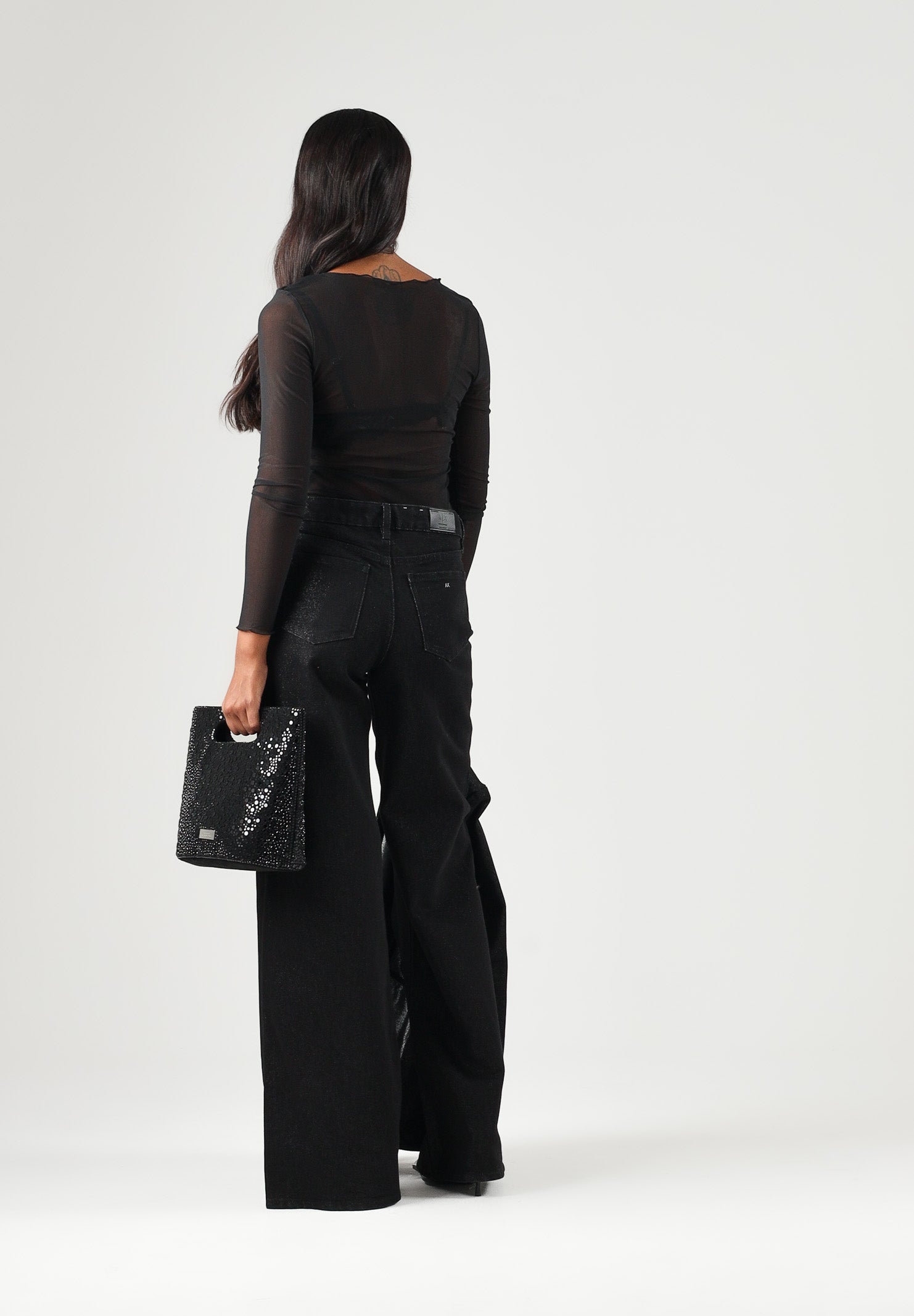 JDY Top trasparente nero per donna con scollo rotondo e tessuto in tulle leggero. 15356004 BL JDY 