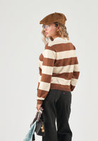 JDY Polo manica lunga  a righe toffee creme-burro per donna con colletto e bottoni. 15376603 TO JDY 