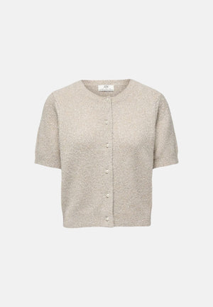 JDY Cardigan JDYNADINE S/S GLITTER Beige / W. Silver Lurex beige chiaro con riflessi argento da donna in maglia con filati metallizzati, girocollo, maniche corte, chiusura frontale con bottoni effetto perla e finiture a costine. 15382915 BEWSI JDY 