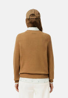LACOSTE Maglia girocollo Marron marrone cammello da donna, in pura lana, con maniche lunghe, lavorazione in maglia morbida e coccodrillo ricamato tono su tono sul petto. AF4160 VV7 LACOSTE 
