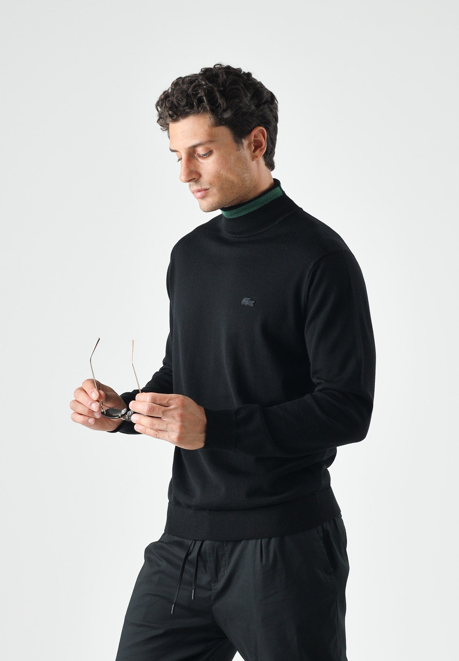 LACOSTE Maglia dolcevita in lana merino nero da uomo con iconico logo coccodrilo AH1959 031 LACOSTE 