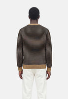 LACOSTE Maglione COTTON STRIPED SWEATER Cookie/Sinople/Dark Navy Blue marrone e blu navy da uomo, a righe con girocollo e coccodrillo ricamato. AH8569 XEI LACOSTE 