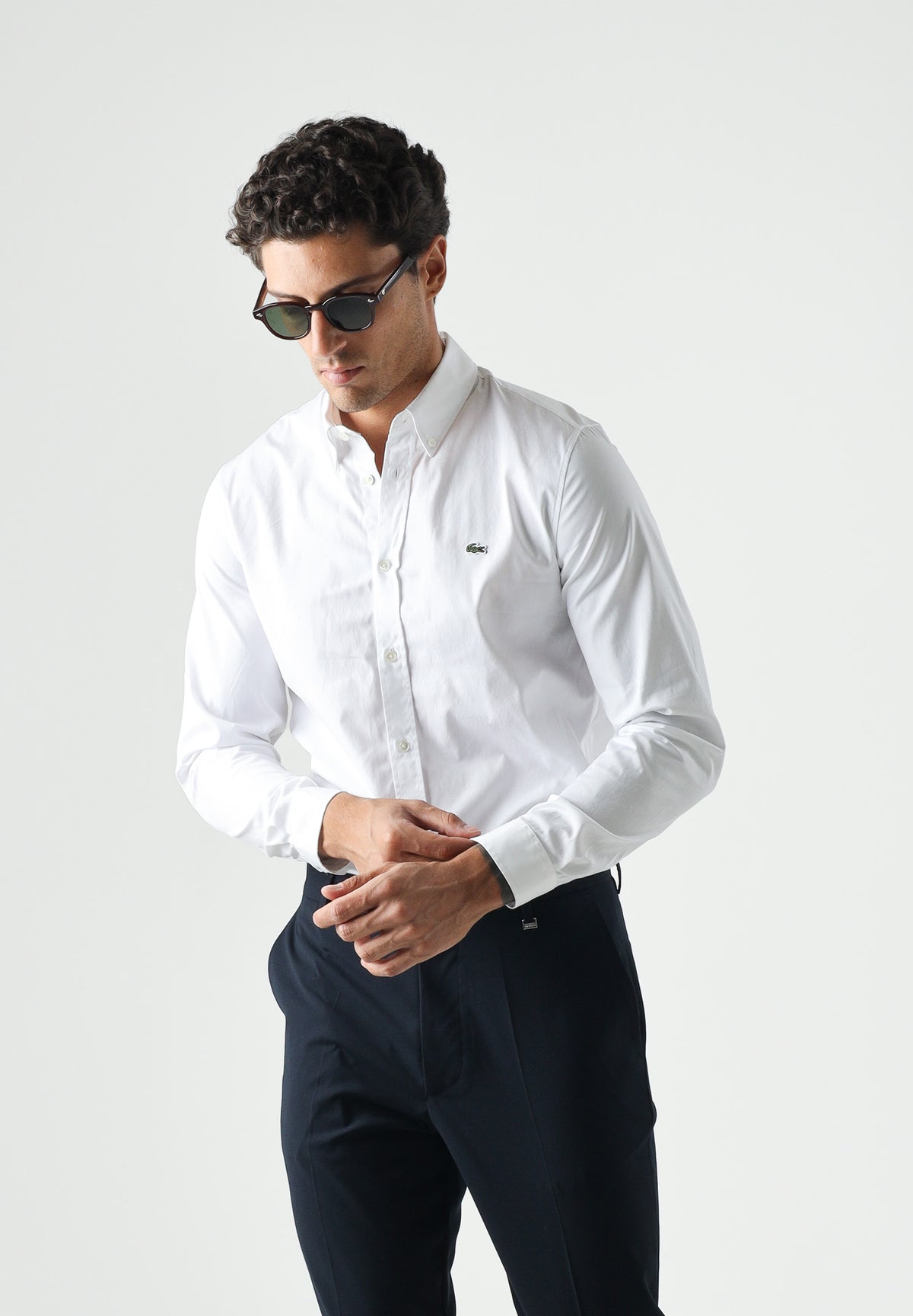 LACOSTE Camicia a manica lunga bianca per uomo e donna  con patch logo CH2933 001. LACOSTE 