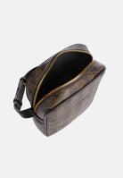 LACOSTE Borsa a tracolla THE BLEND marone da uomo con motivo monogram all-over. NU5422 T93 LACOSTE 