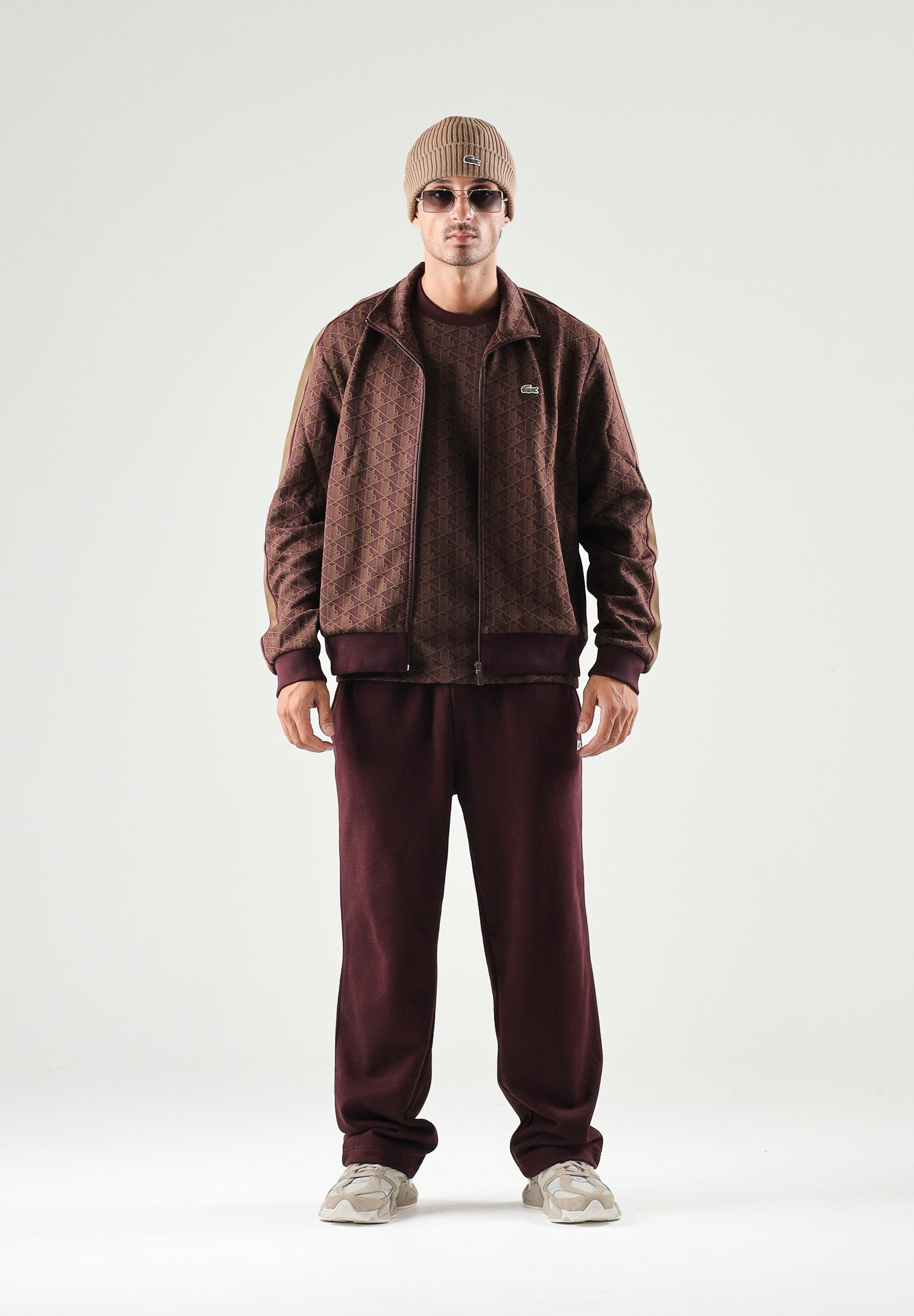 LACOSTE Felpa con zip marrone da uomo con motivo monogramma jacquard. SH1368 WD9 LACOSTE 