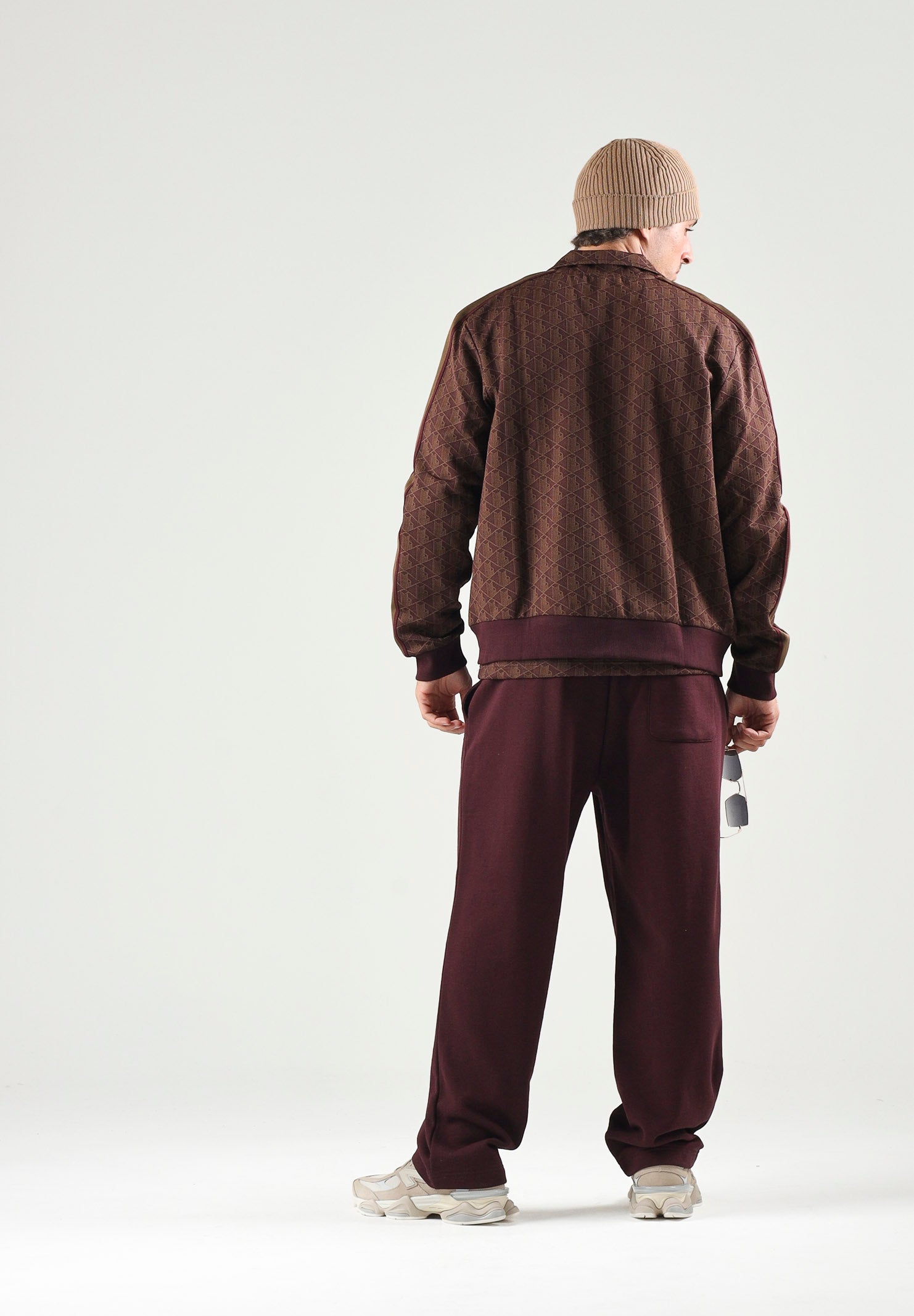 LACOSTE Felpa con zip marrone da uomo con motivo monogramma jacquard. SH1368 WD9 LACOSTE 