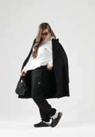 LACOSTE Felpa con cappuccio bianco crema per uomo e donna con cappuccio regolabile e coccodrillo ricamato sul petto.<BR/> SH8863 70V LACOSTE 