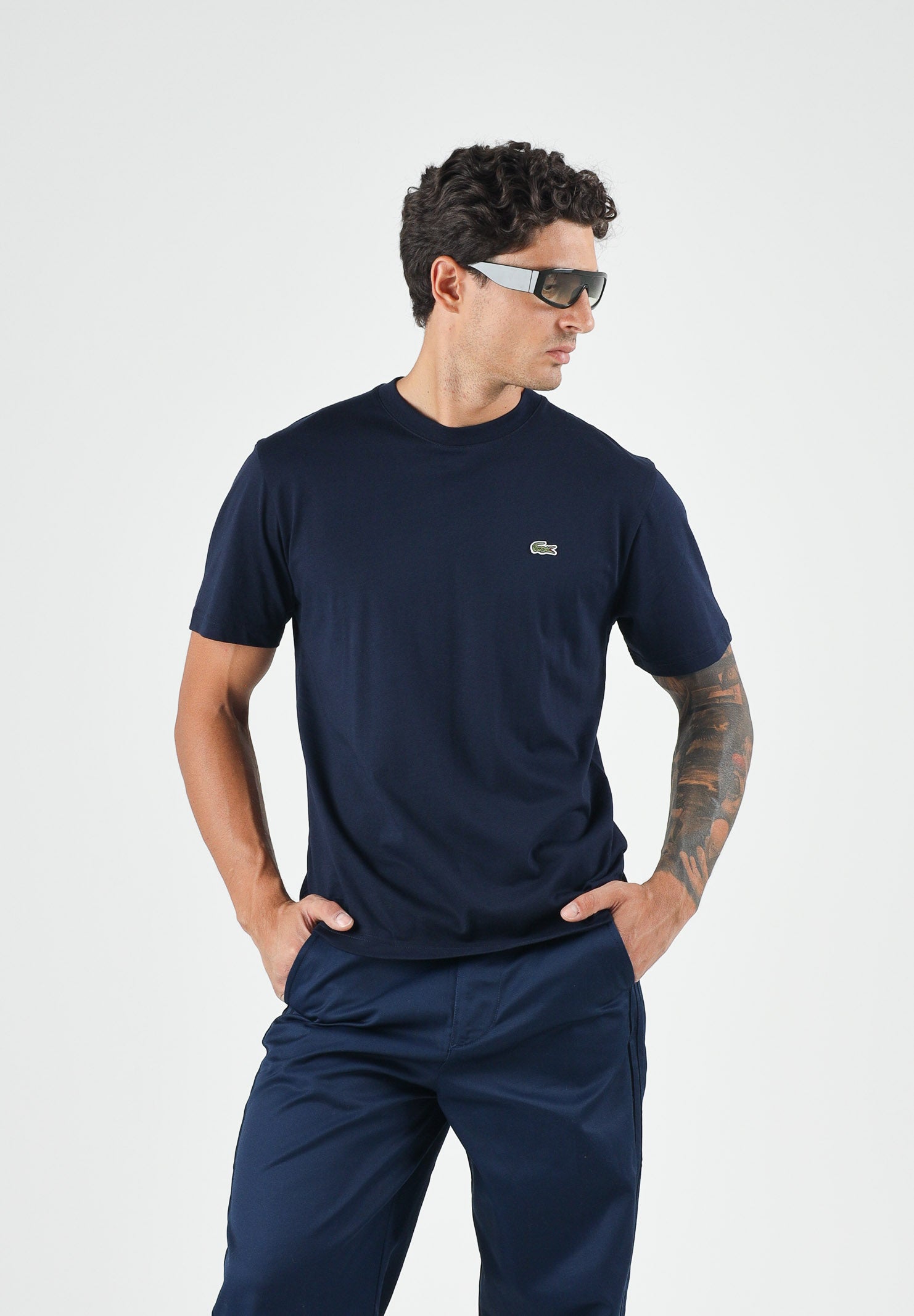 LACOSTE T-shirt in cotone blu notte, per uomo e donna co logo iconico coccodrillo su petto TH7318 166 LACOSTE 