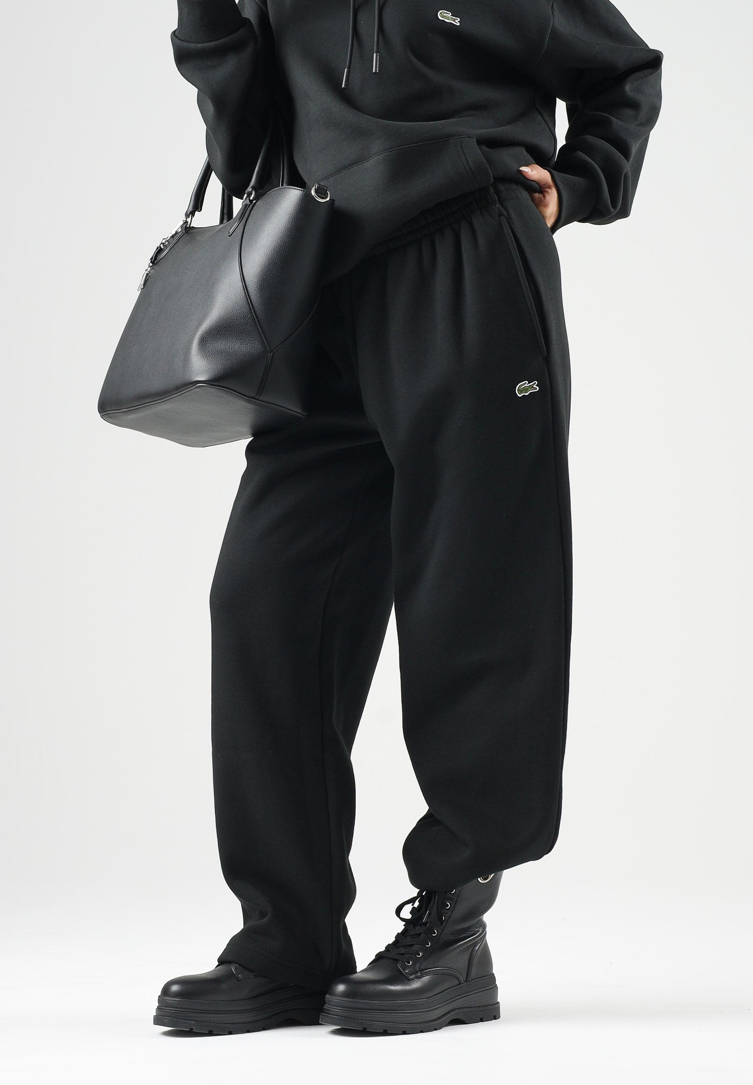 LACOSTE Pantaloni sportivi neri da uomo e donna con coccodrillo ricamato. XH8867 031 LACOSTE 
