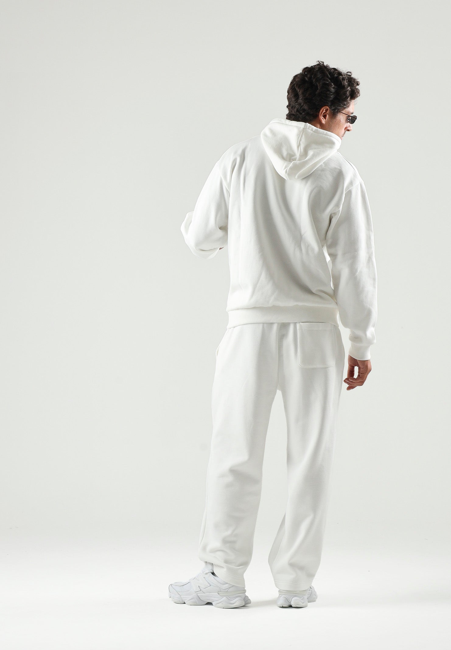 LACOSTE Pantaloni bianchi sportivi per uomo e donna con coccodrillo ricamato XH8867 70V LACOSTE 