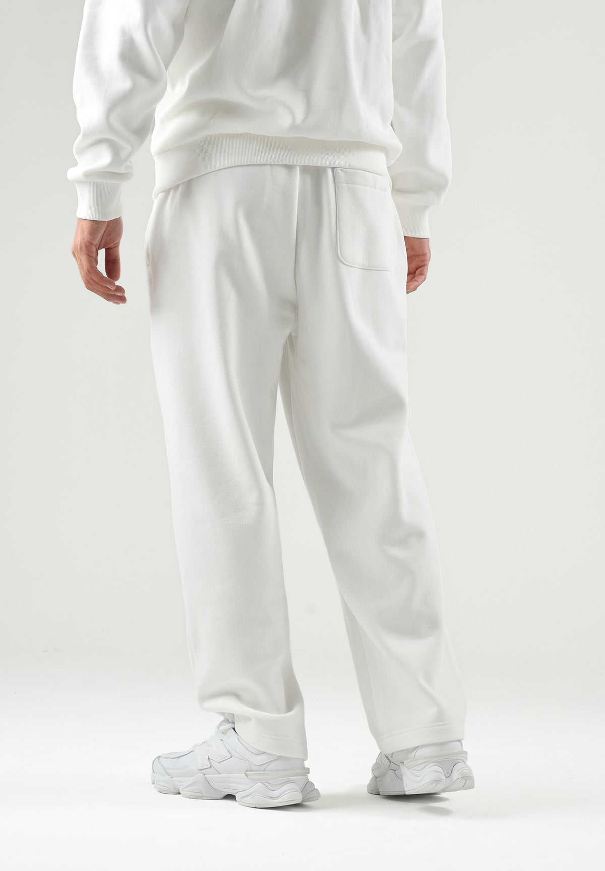 LACOSTE Pantaloni bianchi sportivi per uomo e donna con coccodrillo ricamato XH8867 70V LACOSTE 