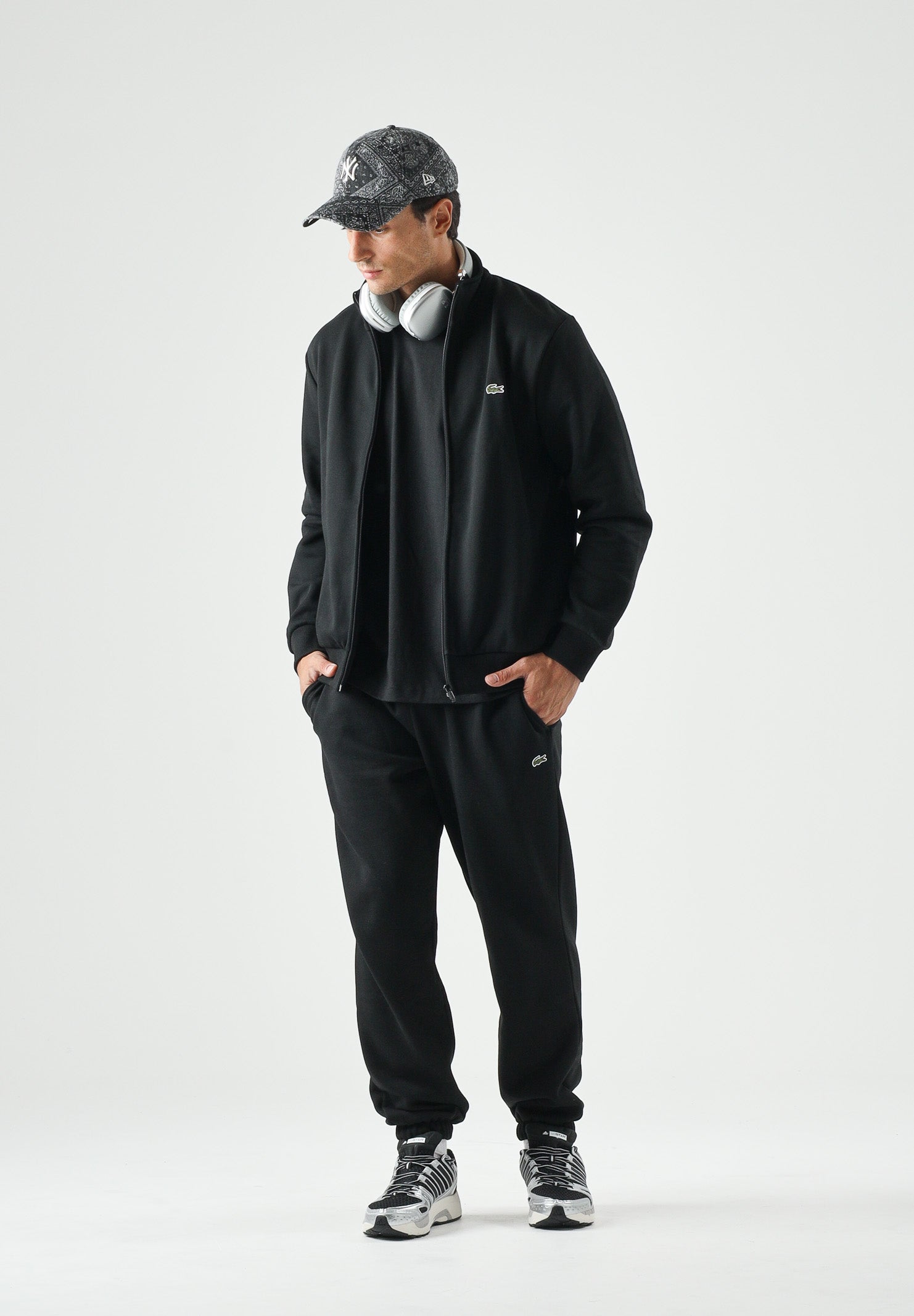 LACOSTE Pantalone in felpa nero per uomo e donna con logo coccodrillo ricamato XH9207 031 LACOSTE 