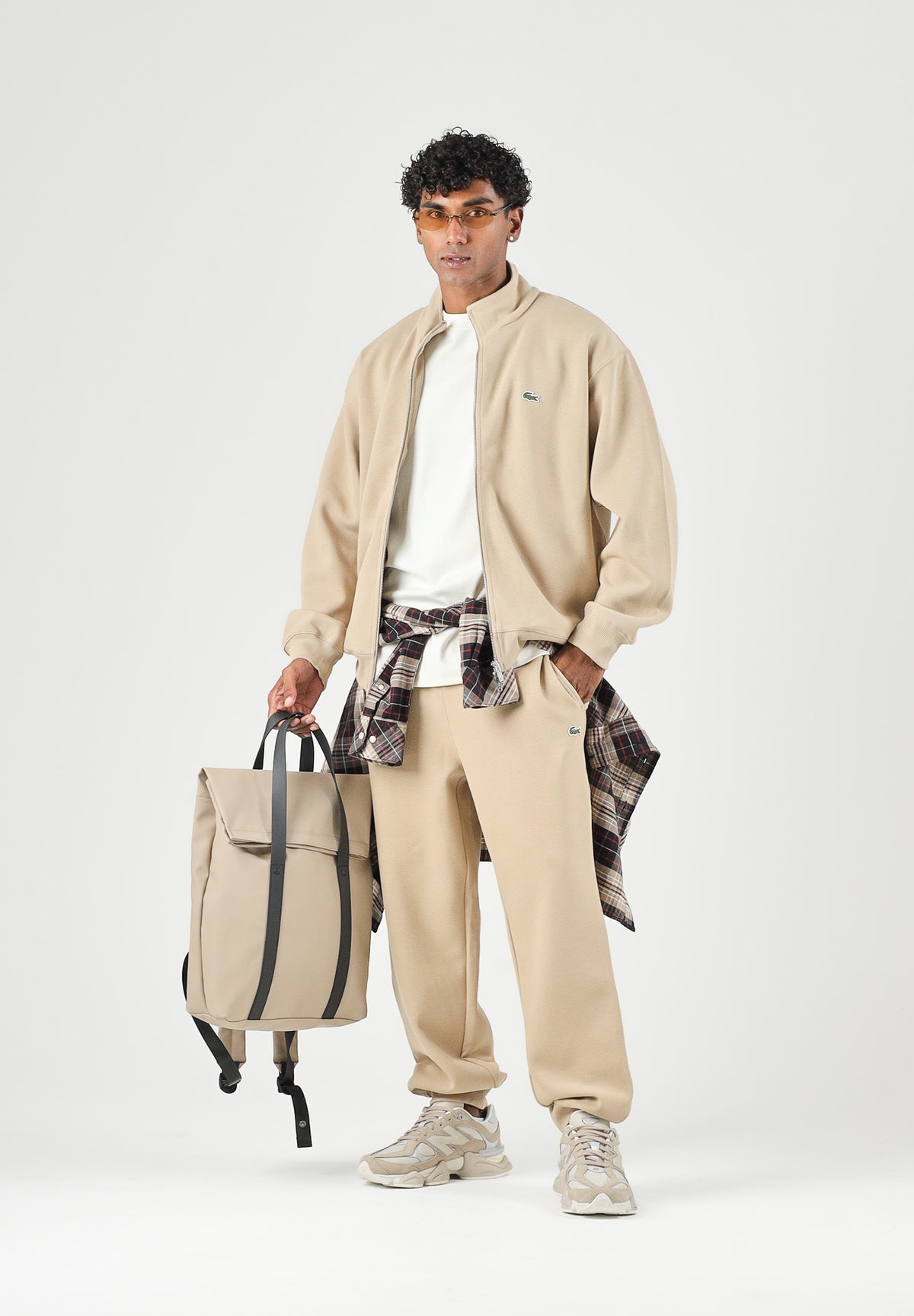 LACOSTE Pantaloni FLEECE SWEATPANTS beige per uomo con coulisse e polsini elasticizzati alle caviglie. XH9455 02S LACOSTE 