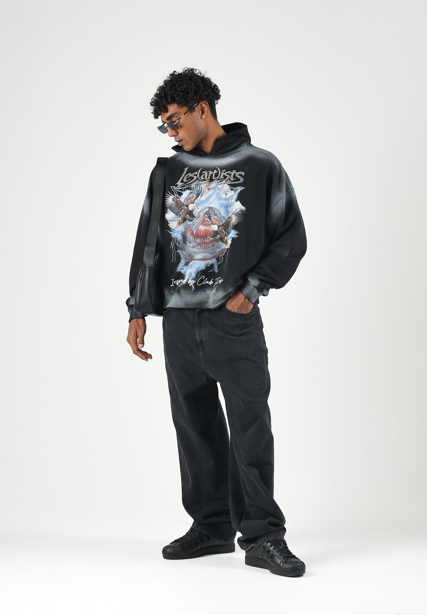 LES ARTISTS Felpa con cappuccio HOODIE CROP TOP EAGLES Black nero slavato per uomo e donna, in puro cotone con interno in French Terry non garzato, maxi stampa artistica multicolore sul davanti raffigurante aquile, serpente e fulmini, maniche lunghe  27SSLAHD5041 121 LES ARTISTS 