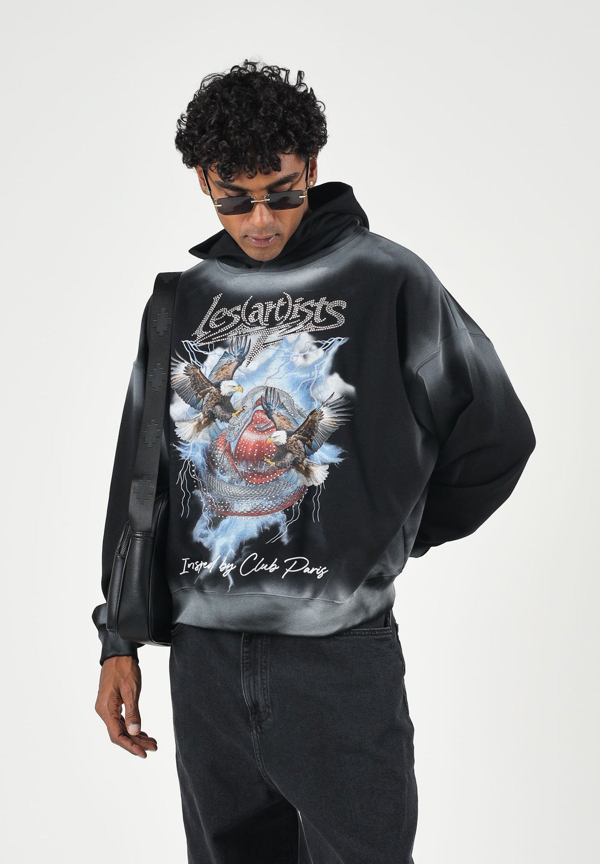 LES ARTISTS Felpa con cappuccio HOODIE CROP TOP EAGLES Black nero slavato per uomo e donna, in puro cotone con interno in French Terry non garzato, maxi stampa artistica multicolore sul davanti raffigurante aquile, serpente e fulmini, maniche lunghe  27SSLAHD5041 121 LES ARTISTS 