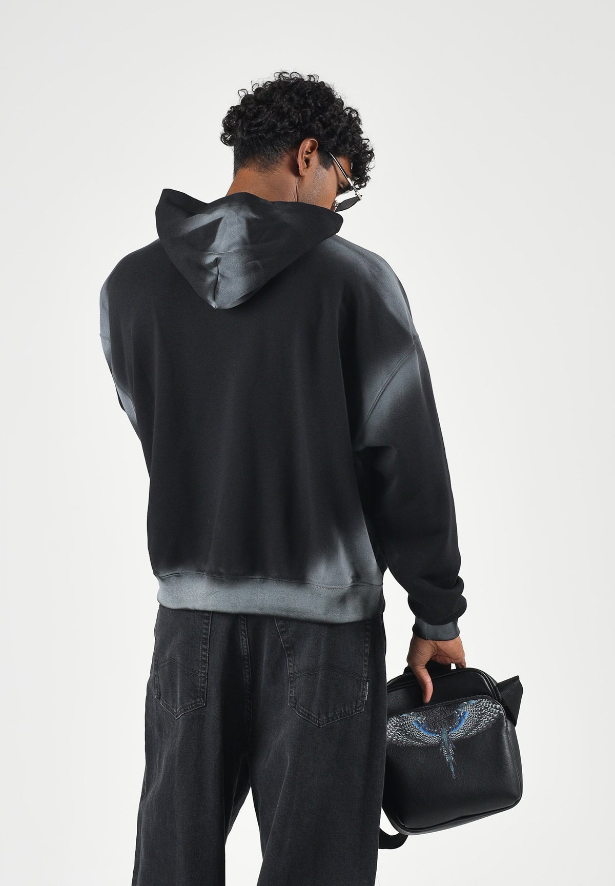 LES ARTISTS Felpa con cappuccio HOODIE CROP TOP EAGLES Black nero slavato per uomo e donna, in puro cotone con interno in French Terry non garzato, maxi stampa artistica multicolore sul davanti raffigurante aquile, serpente e fulmini, maniche lunghe  27SSLAHD5041 121 LES ARTISTS 