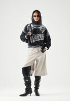 LES ARTISTS Felpa con cappuccio Hoodie Crop Top nera per uomo e donna  con  maxi logo grafico in stile urban rock sul davanti 27SSLAHD5045 121 LES ARTISTS 