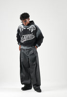 LES ARTISTS Felpa con cappuccio Hoodie Crop Top nera per uomo e donna  con  maxi logo grafico in stile urban rock sul davanti 27SSLAHD5045 121 LES ARTISTS 
