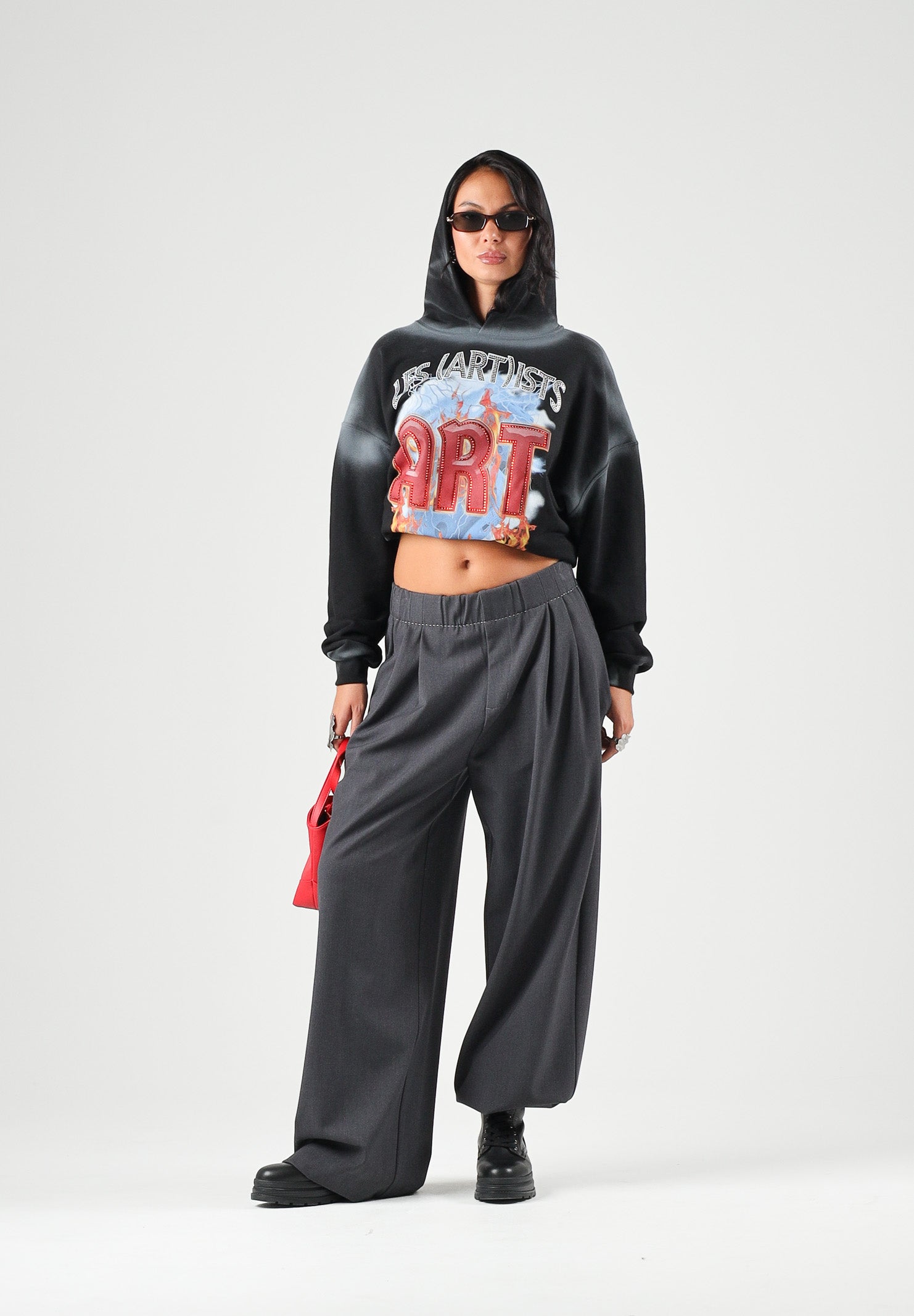 LES ARTISTS Felpa con cappuccio Hoodie Crop Top nera per uomo e donna con stampa grafica artistica sul davanti 27SSLAHD5046 121 LES ARTISTS 