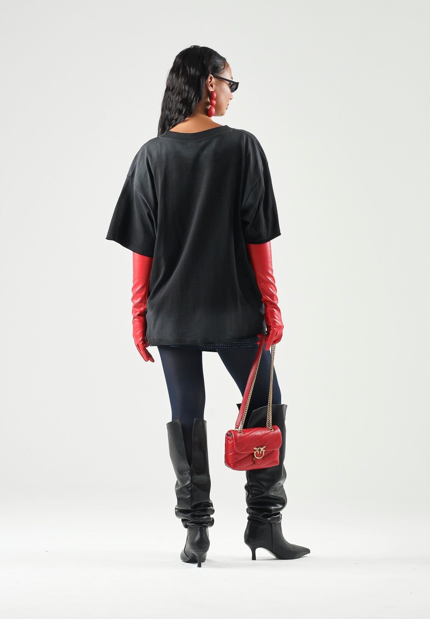 LES ARTISTS T-shirt DOBERMAN nera per uomo e donna con maxi stampa grafica frontale multicolore 27SSLATS1127 121 LES ARTISTS 