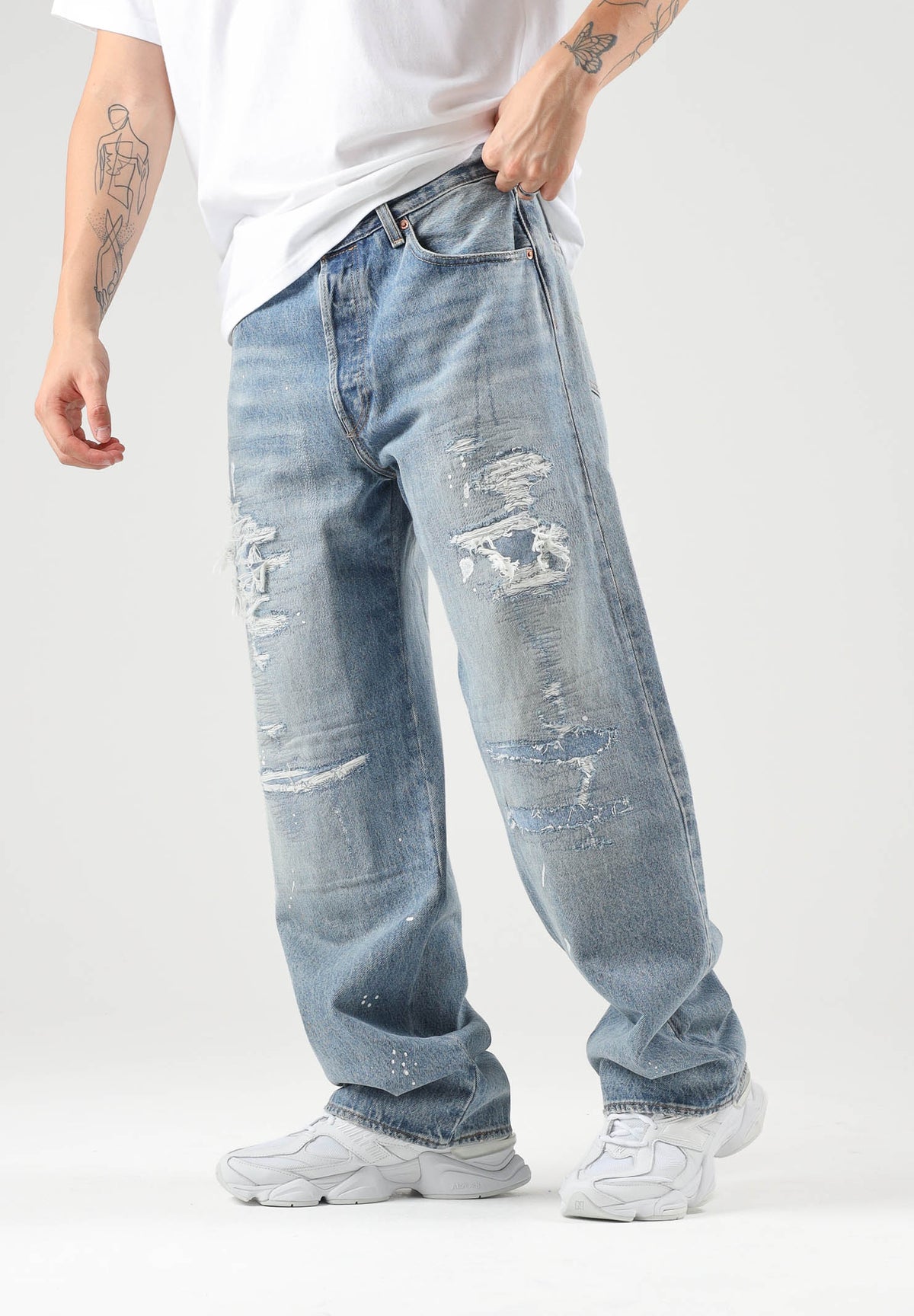 LEVI'S® Jeans 501® '90S SHORT CUT  med indigo per uomo con dettagli strappati e lavaggio sfumato 0057U-0020 . LEVI'S® 
