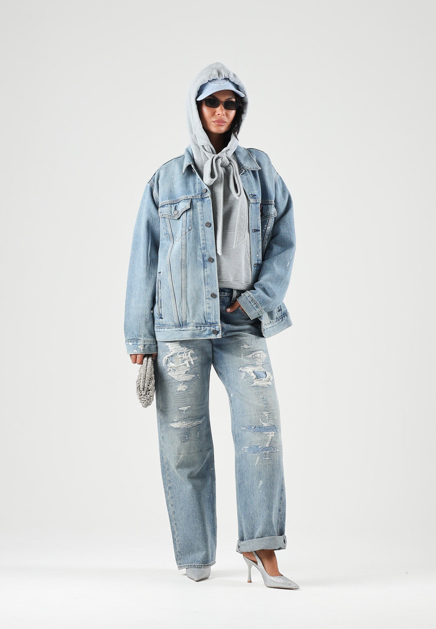 LEVI'S® Jeans 501® '90S SHORT CUT  med indigo denim per uomo e donna con dettagli strappati e lavaggio sfumato 0057U-0020 . LEVI'S® 