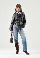 LEVI'S® Jeans med indigo-blu da donna con lavaggio denim e dettaglio strappato sul ginocchio. 005DC-0018 . LEVI'S® 