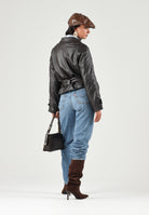 LEVI'S® Jeans med indigo-blu da donna con lavaggio denim e dettaglio strappato sul ginocchio. 005DC-0018 . LEVI'S® 