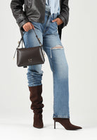 LEVI'S® Jeans med indigo-blu da donna con lavaggio denim e dettaglio strappato sul ginocchio. 005DC-0018 . LEVI'S® 