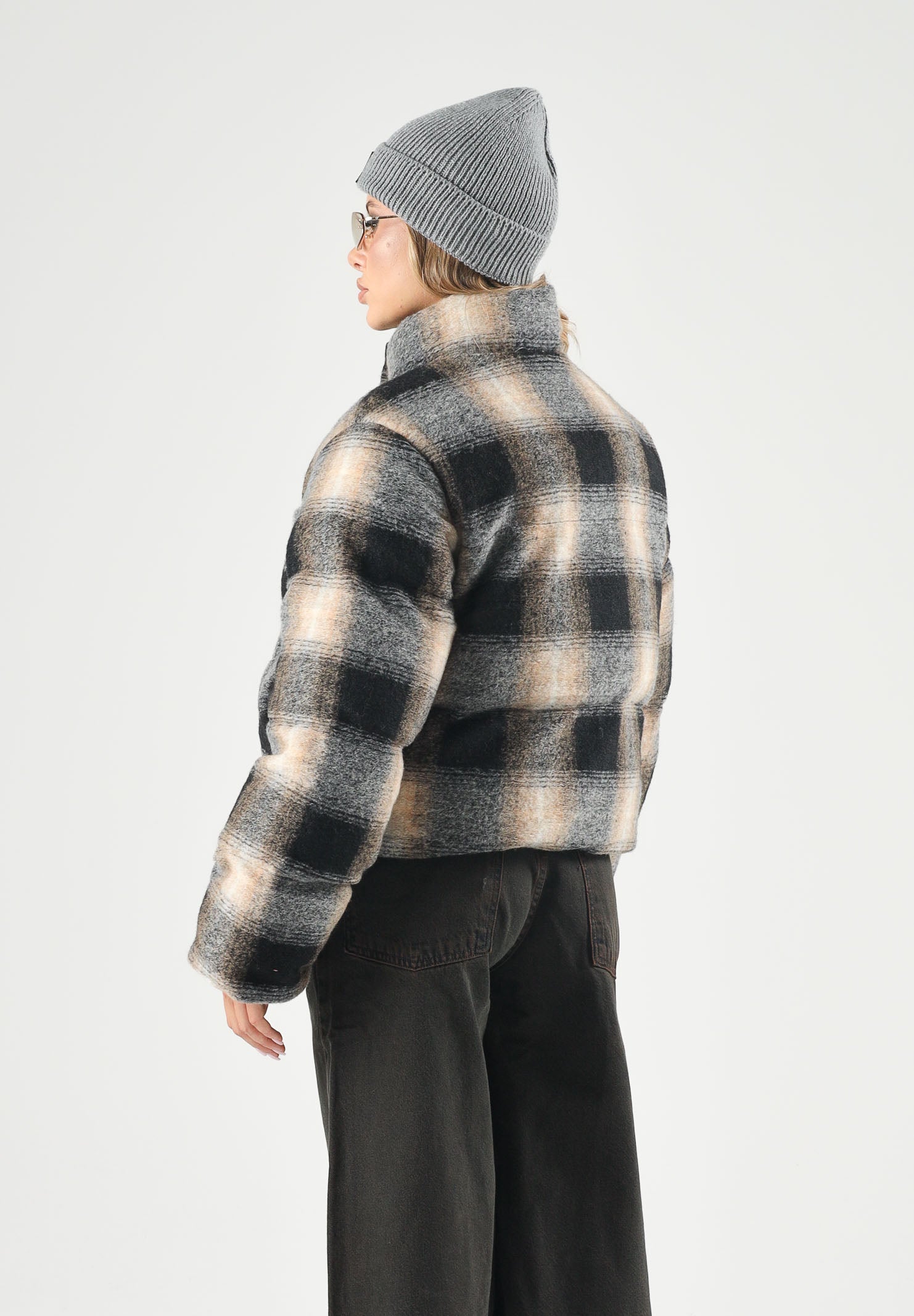 LEVI'S® Piumino BRYNN CROP PUFFER marrone e nero da donna con fantasia tartan e interno effetto teddy 006RY-0002 . LEVI'S® 