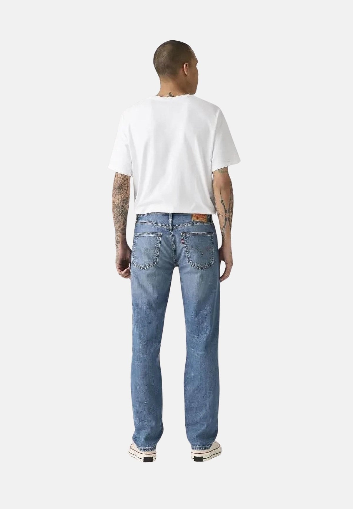 LEVI'S® Jeans med indigo celeste per uomo con lavaggio medio e iconico design a cinque tasche. 04511-6225 . LEVI'S® 