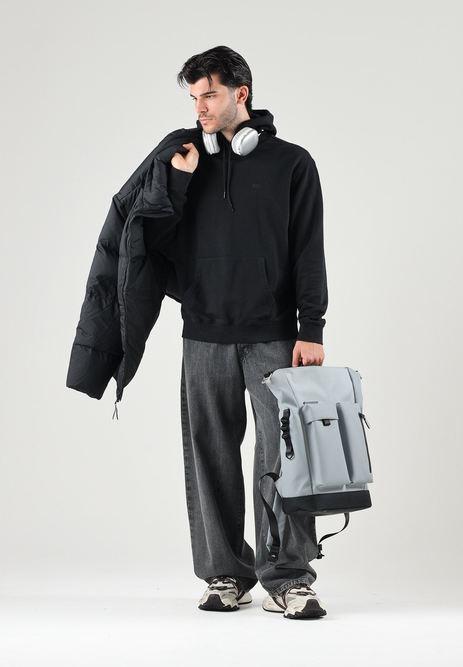 LEVI'S Felpa con cappuccio RELAXED GRAPHIC HOODIE nero per uomo con tasca a marsupio e logo frontale 34581-0061 . LEVI'S® 