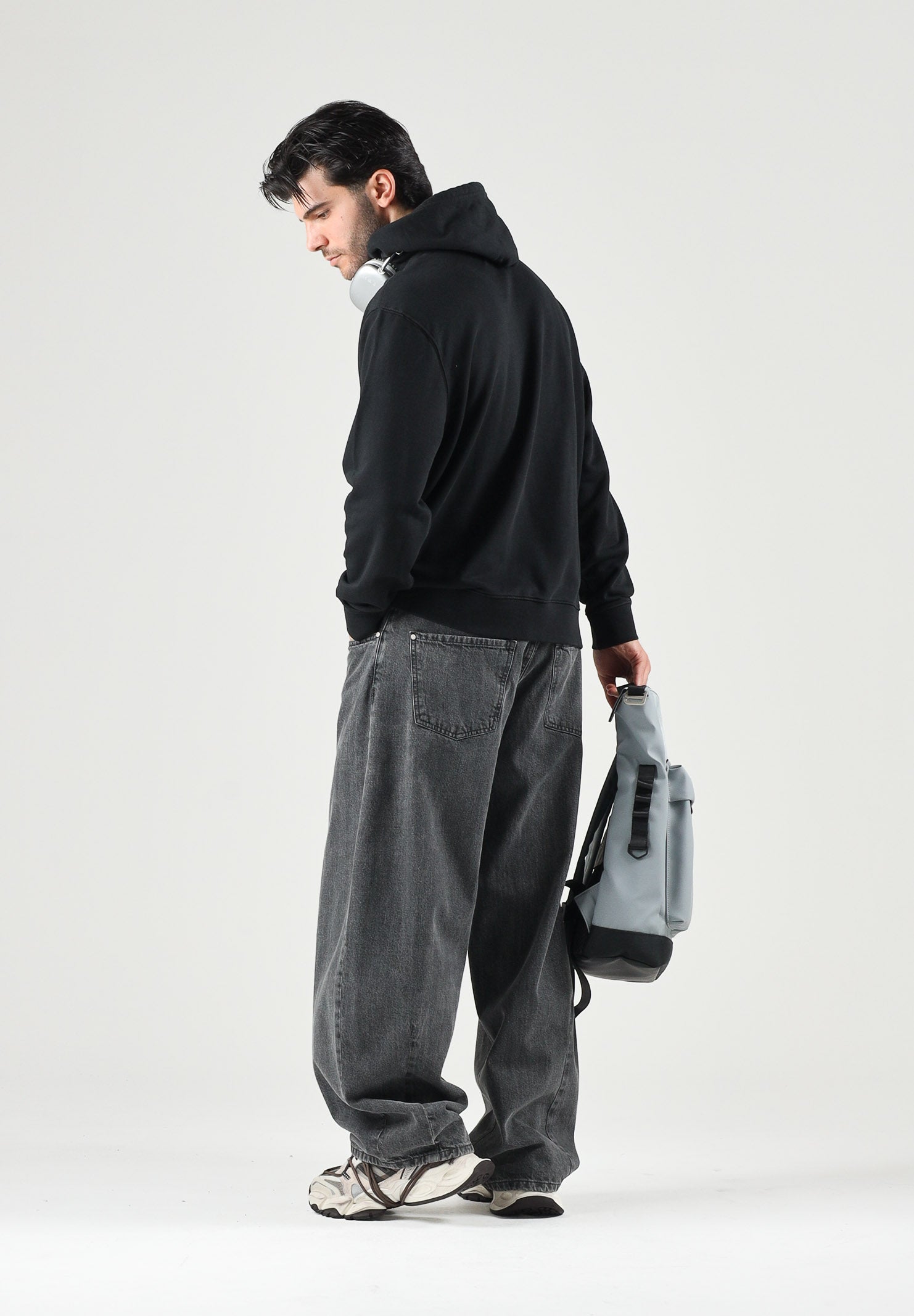 LEVI'S Felpa con cappuccio RELAXED GRAPHIC HOODIE nero per uomo con tasca a marsupio e logo frontale 34581-0061 . LEVI'S® 
