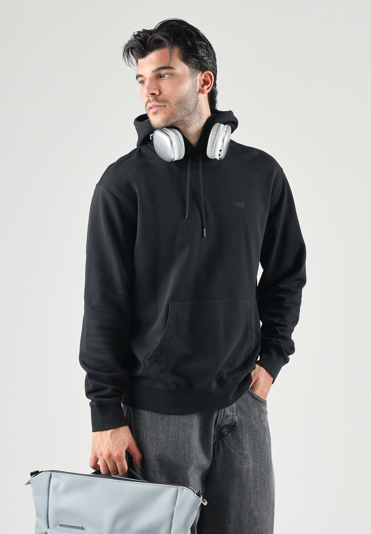 LEVI'S Felpa con cappuccio RELAXED GRAPHIC HOODIE nero per uomo con tasca a marsupio e logo frontale 34581-0061 . LEVI'S® 