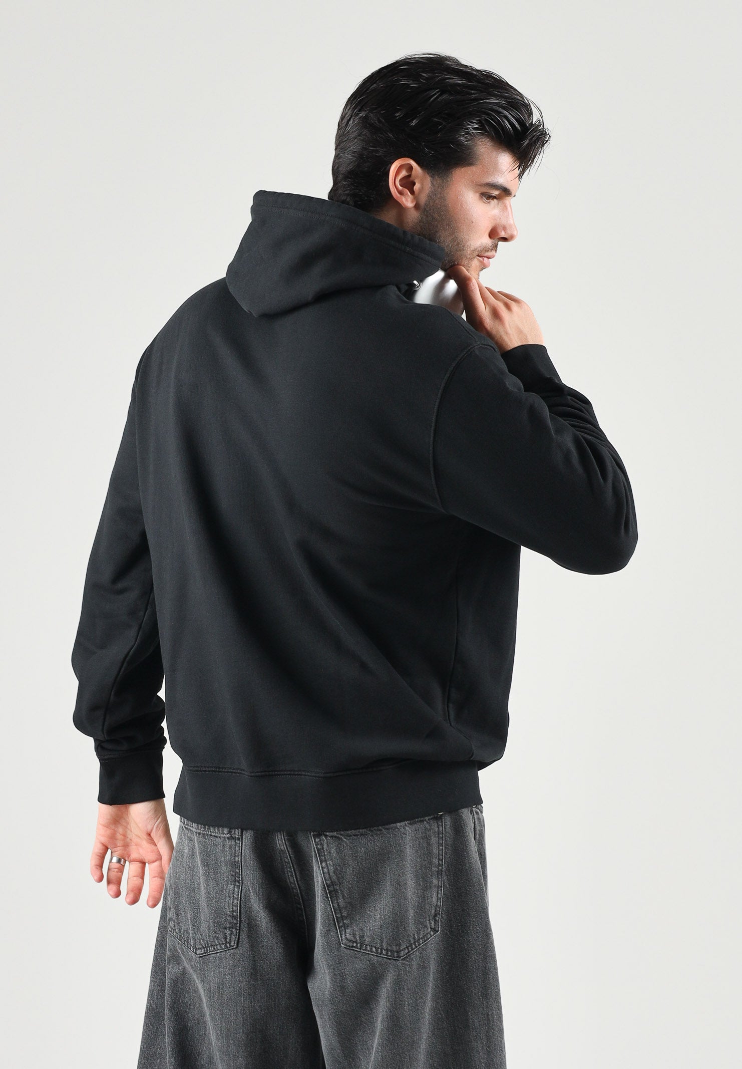 LEVI'S Felpa con cappuccio RELAXED GRAPHIC HOODIE nero per uomo con tasca a marsupio e logo frontale 34581-0061 . LEVI'S® 