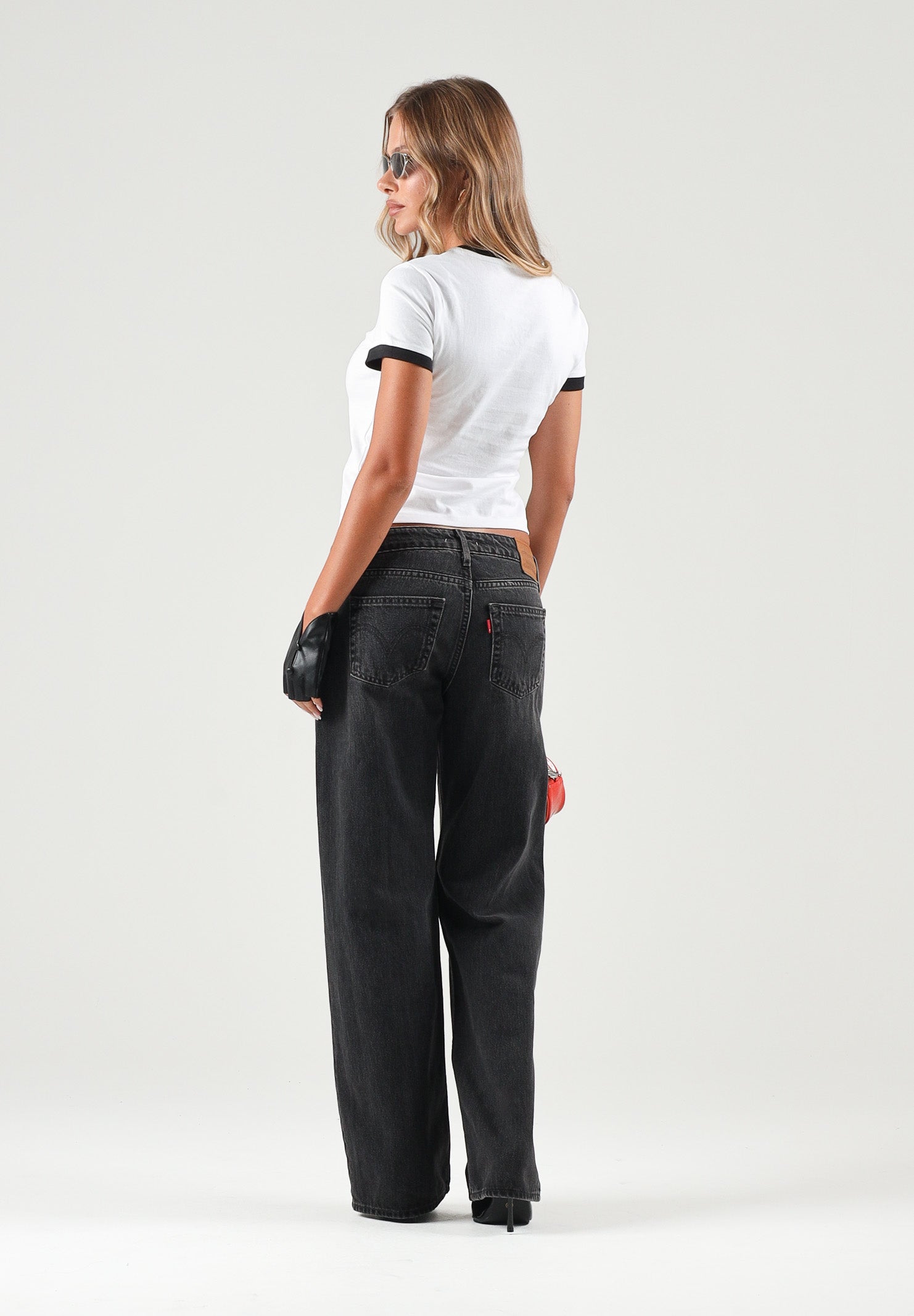LEVI'S Jeans LOW LOOSE Tech Storm nero da donna con lavaggio sfumato e gamba ampia. A5566-0027 . LEVI'S® 