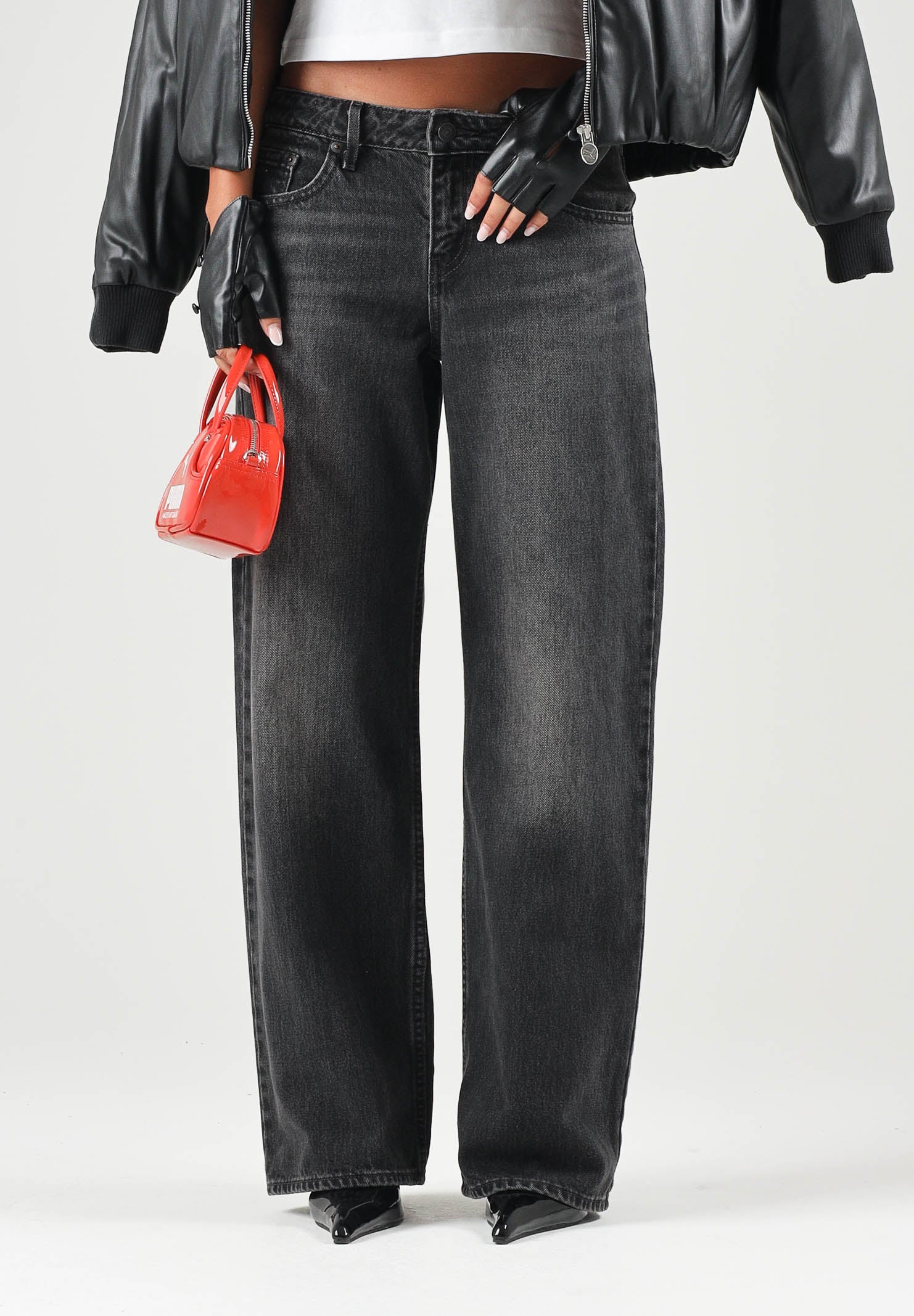 LEVI'S Jeans LOW LOOSE Tech Storm nero da donna con lavaggio sfumato e gamba ampia. A5566-0027 . LEVI'S® 